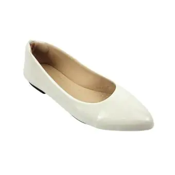 Sapatilha feminina em verniz off white