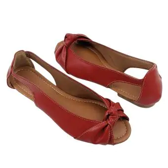 Sapatilha lateral aberta com nó vermelho